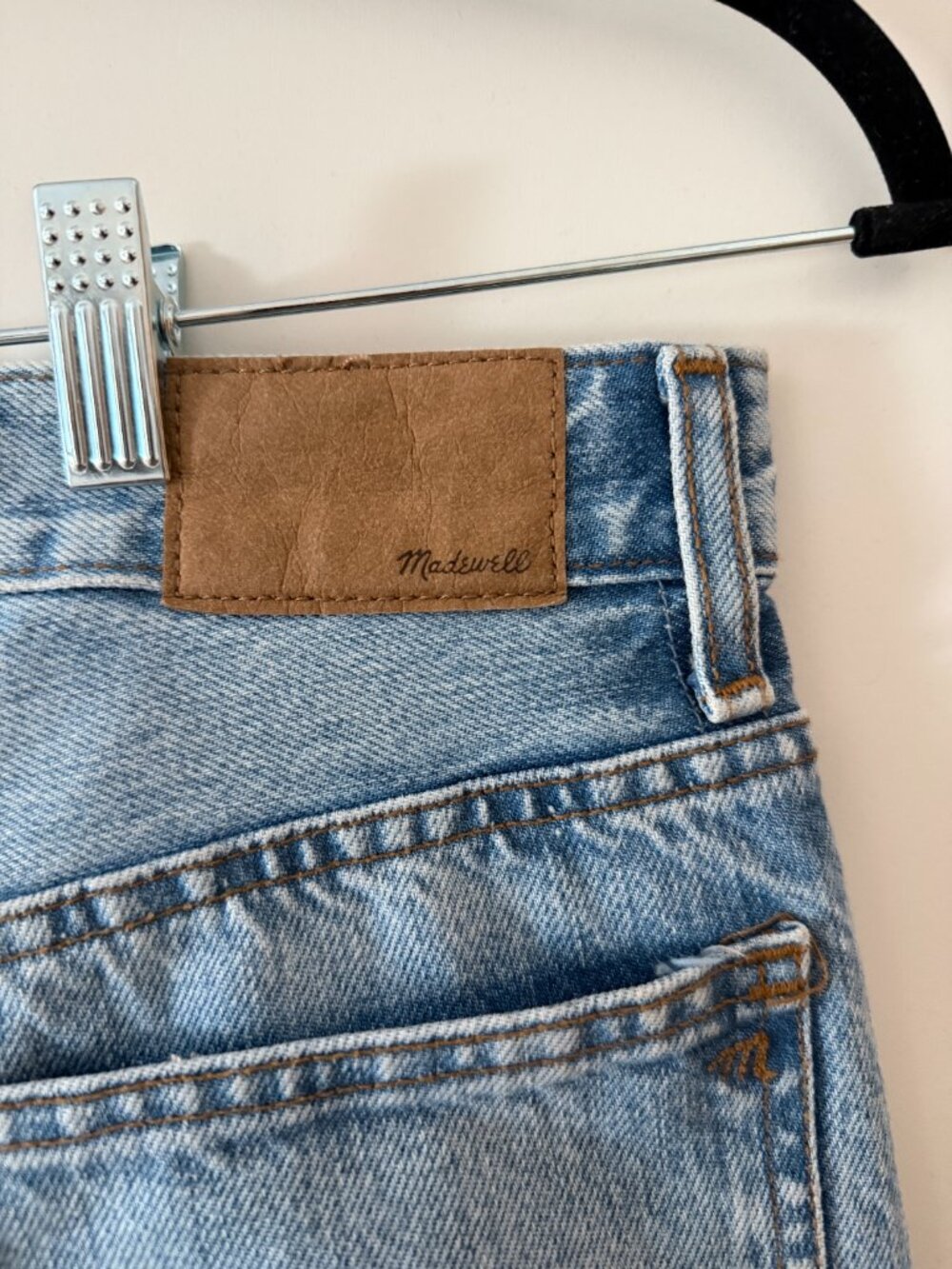 Madewell 90s Straight Jeans - Picture 4 of 7